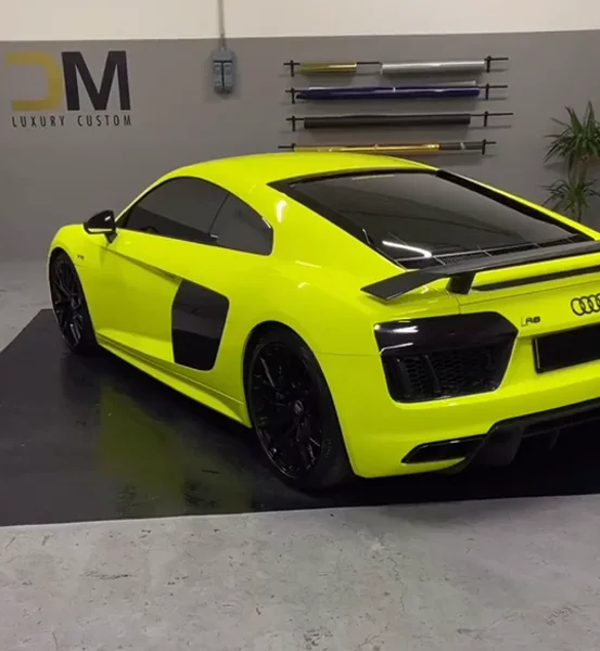 La stessa Audi R8 con pellicola Yellow Fluorescent